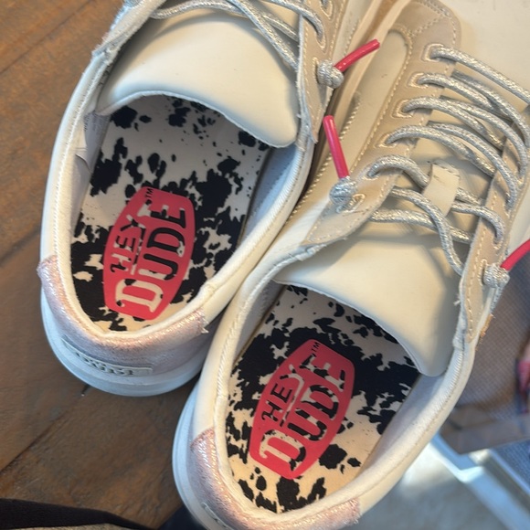 HEY DUDE Sneakers with Star Accents - Picture 4 of 4